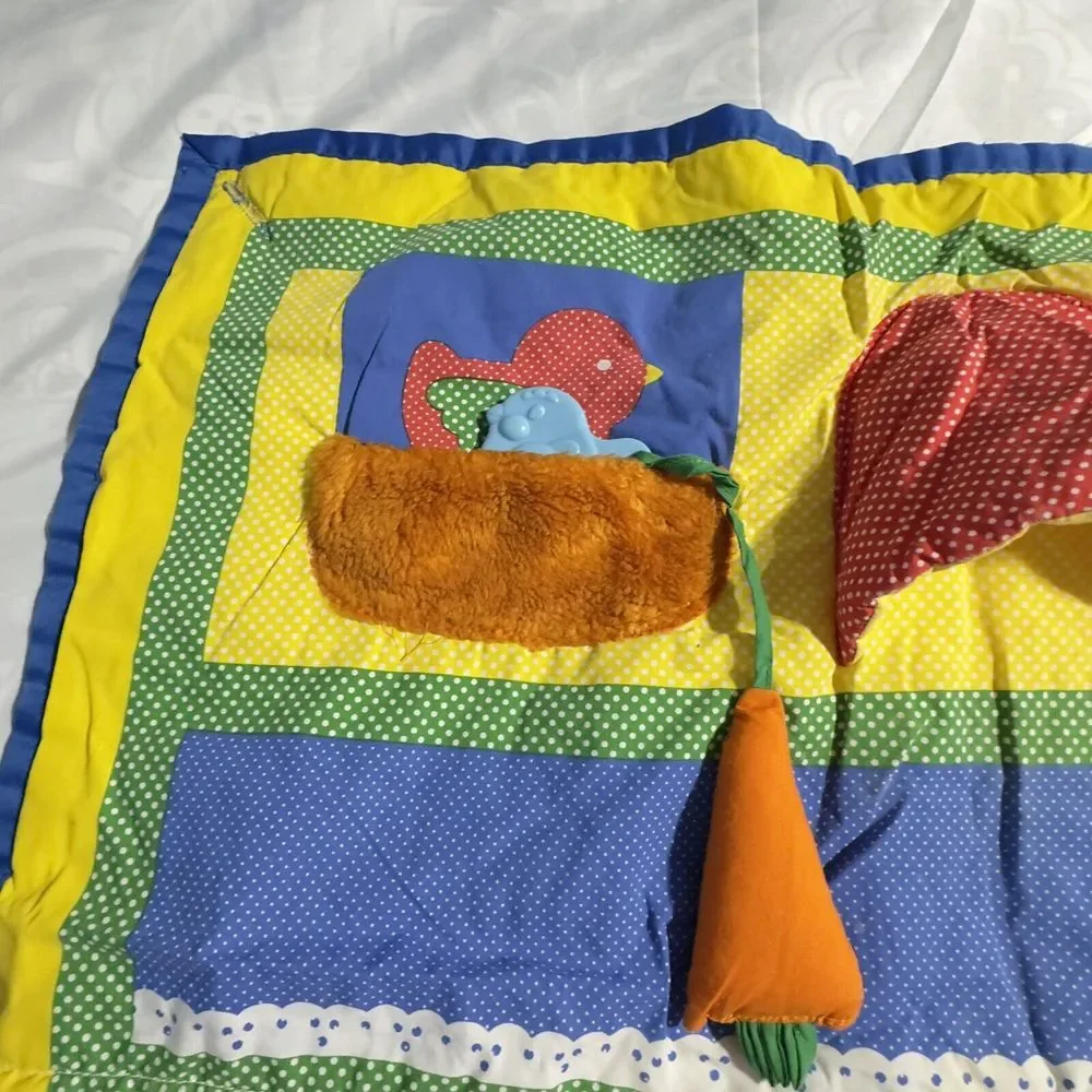 Vintage 1985 Playskool Fold N Go Baby Activity Play Mat Blanket Quilt‎ Squeaker